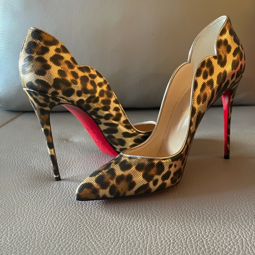 Hot Chick 100 calf coins Leo